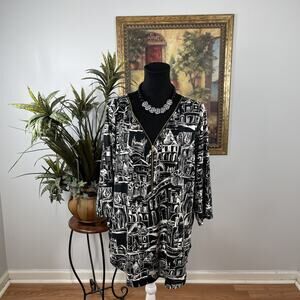 Belle Sky Travel 1X Black White Cityscape Print Zip Front Tunic Top Plus
